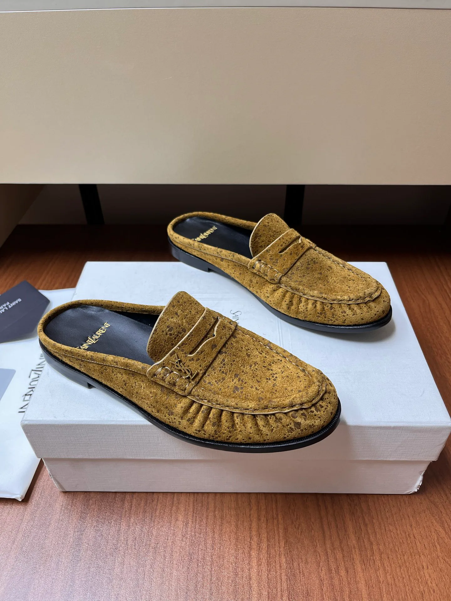 Women's Loafers And Moccasins SAINT LAURENT 18037882