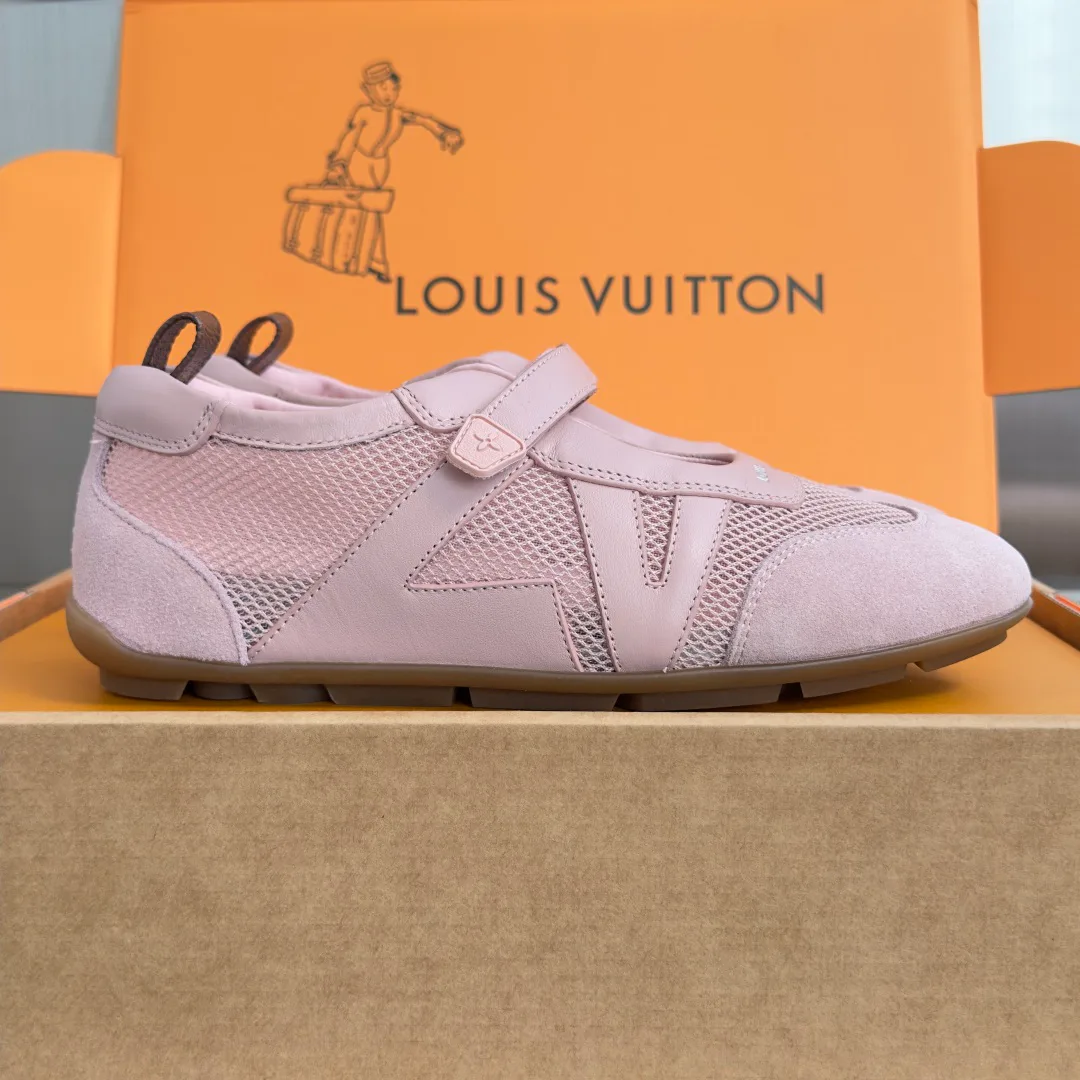 Women's Sneakers LOUIS VUITTON 17950634