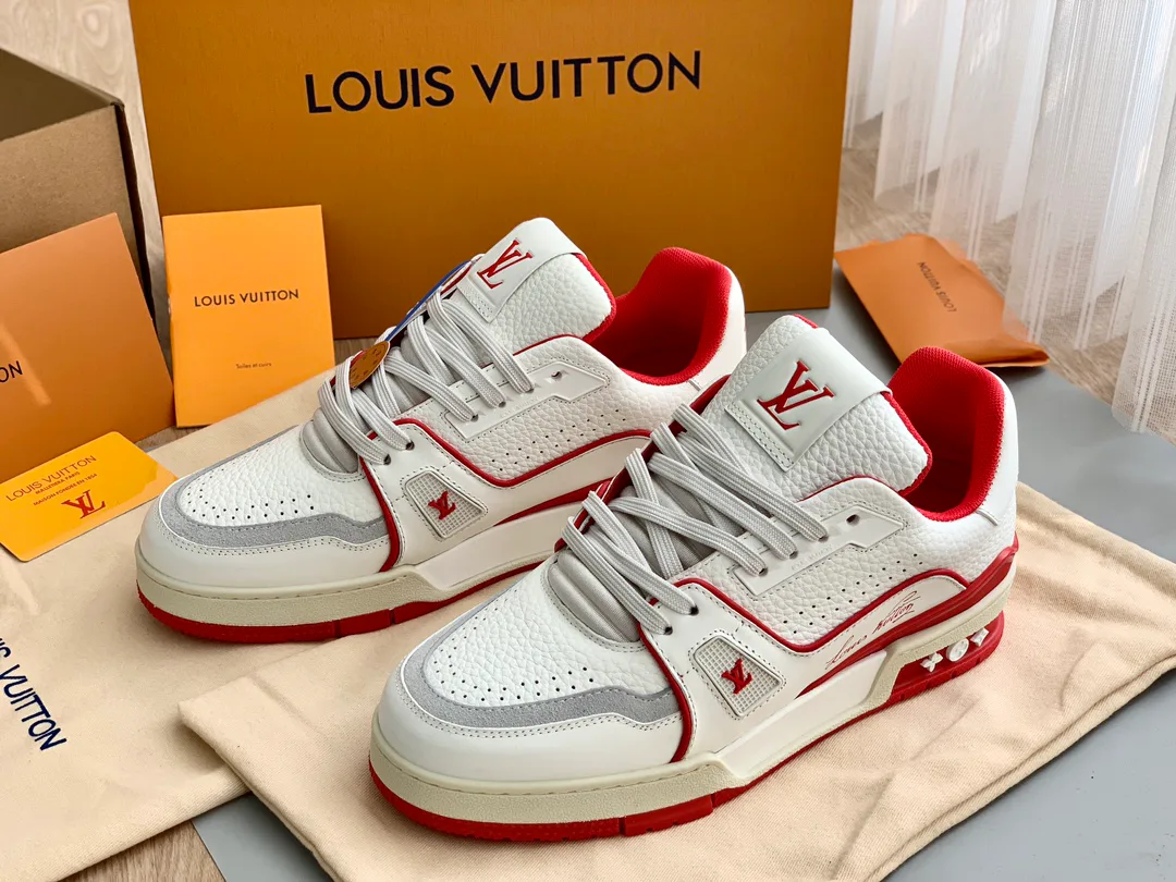 Women's Sneakers LOUIS VUITTON 18014142
