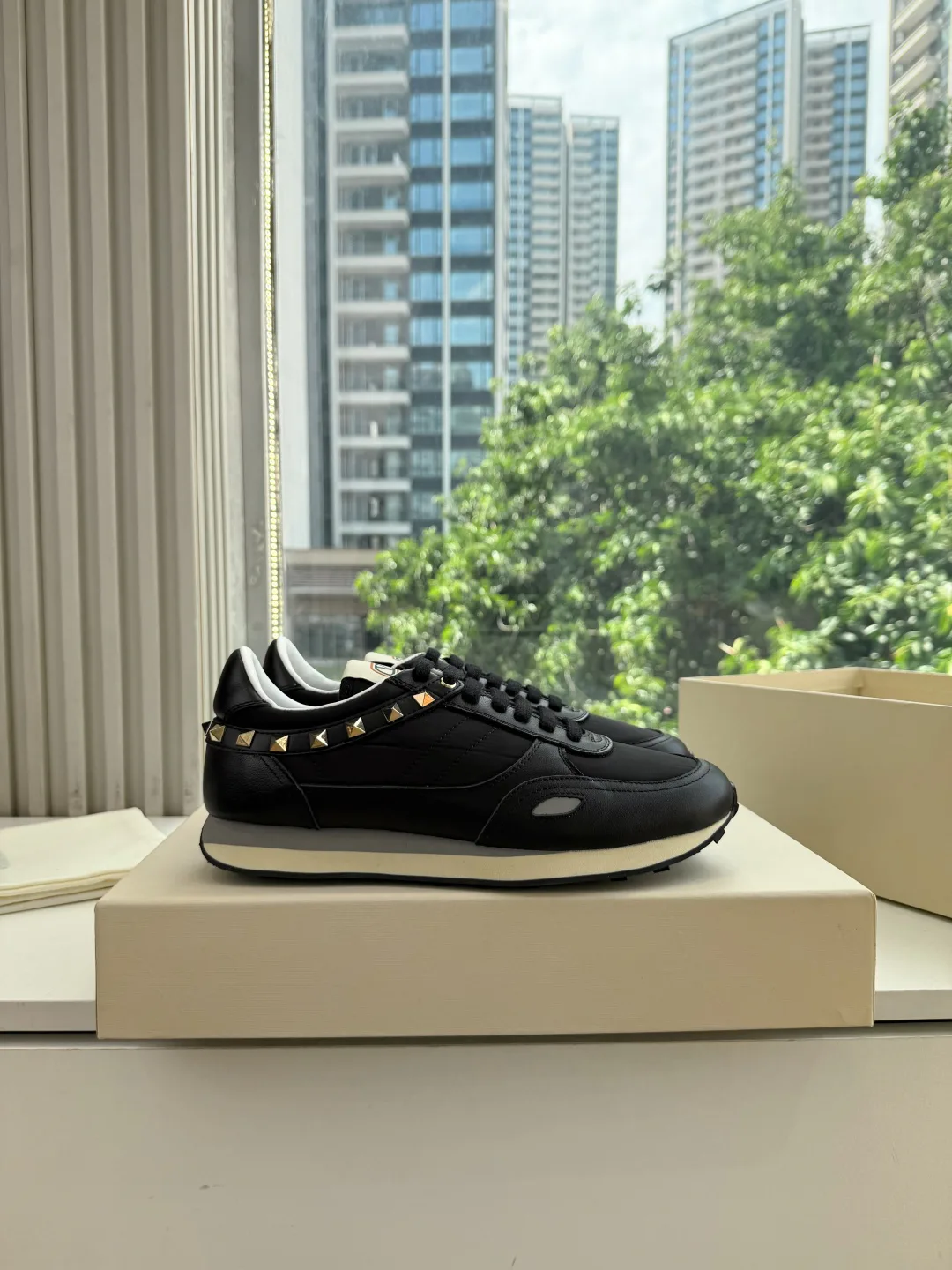 Women's Sneakers VALENTINO 18053445