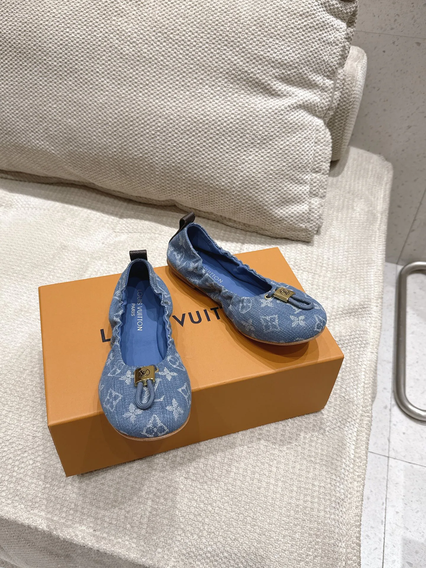Women's Ballet Flats LOUIS VUITTON 17524759