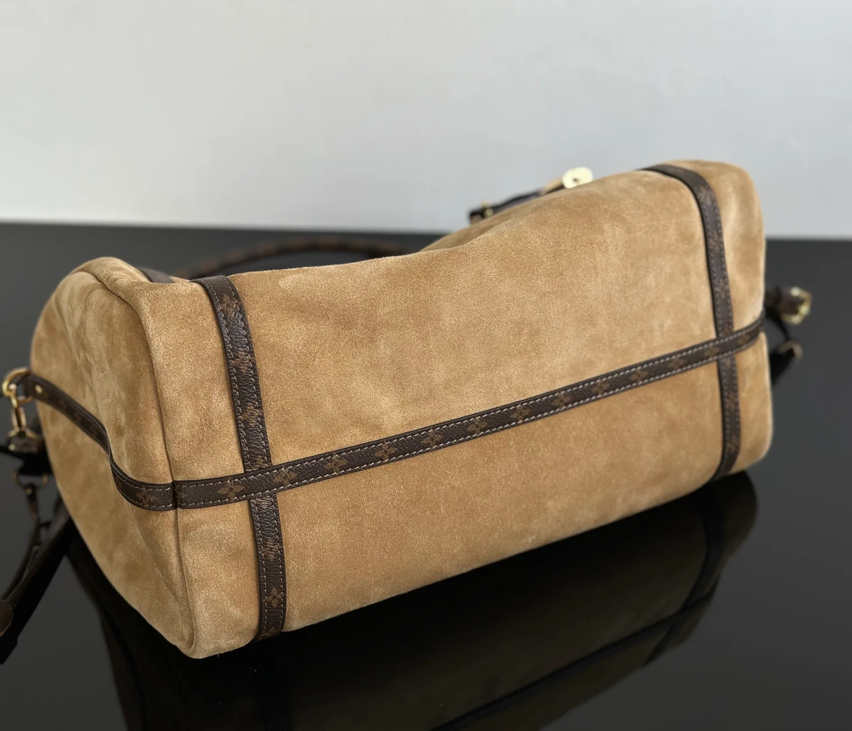Women's Classic Handbags LOUIS VUITTON 18376623