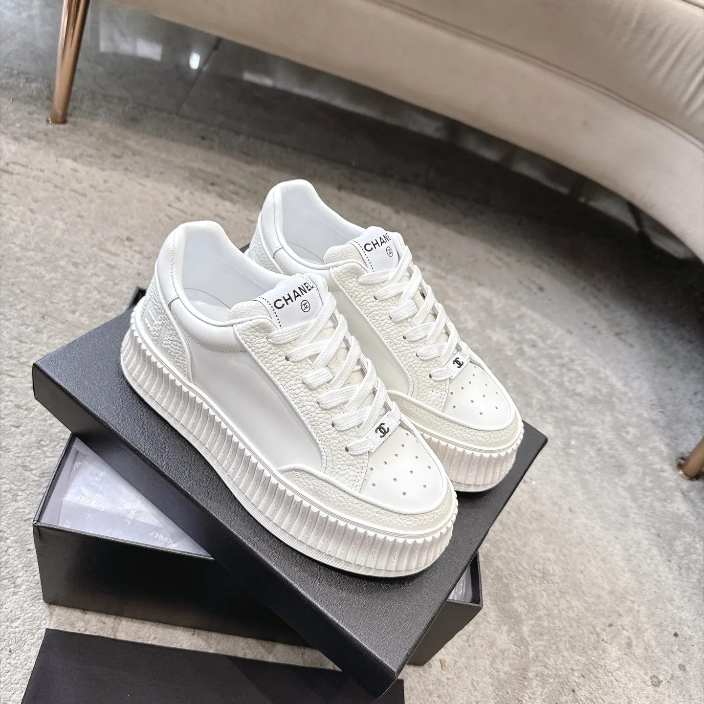 Women's Sneakers CHANEL 17933399