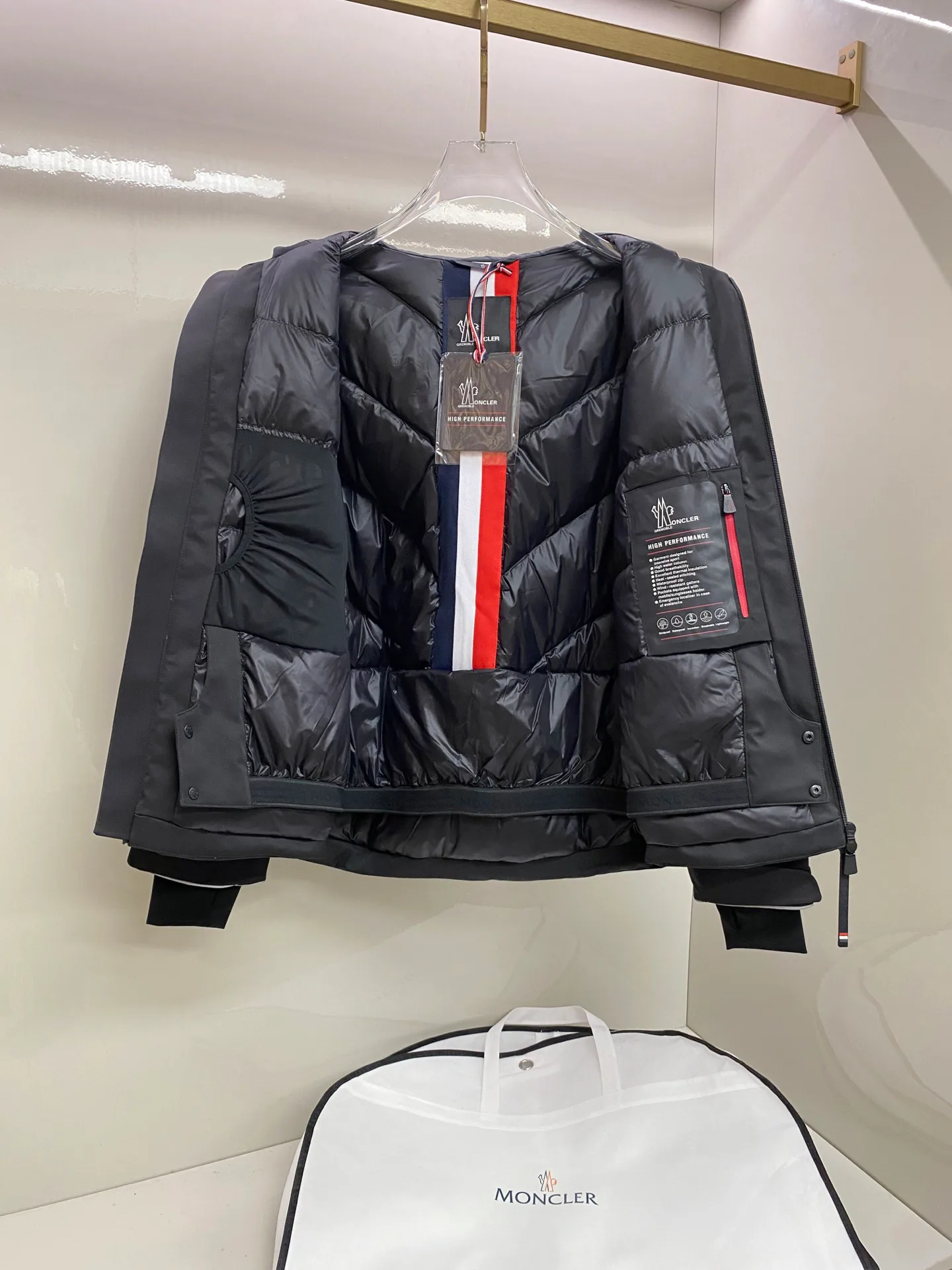 Men's Jackets And Down Jackets MONCLER 18029251