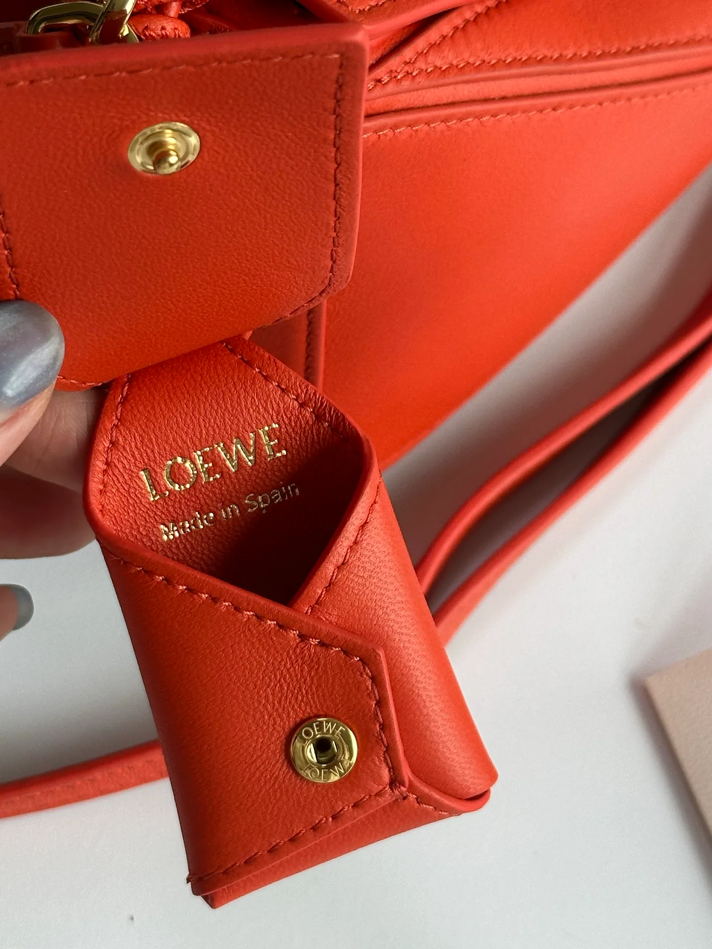 Women's Classic Handbags LOEWE 16839125