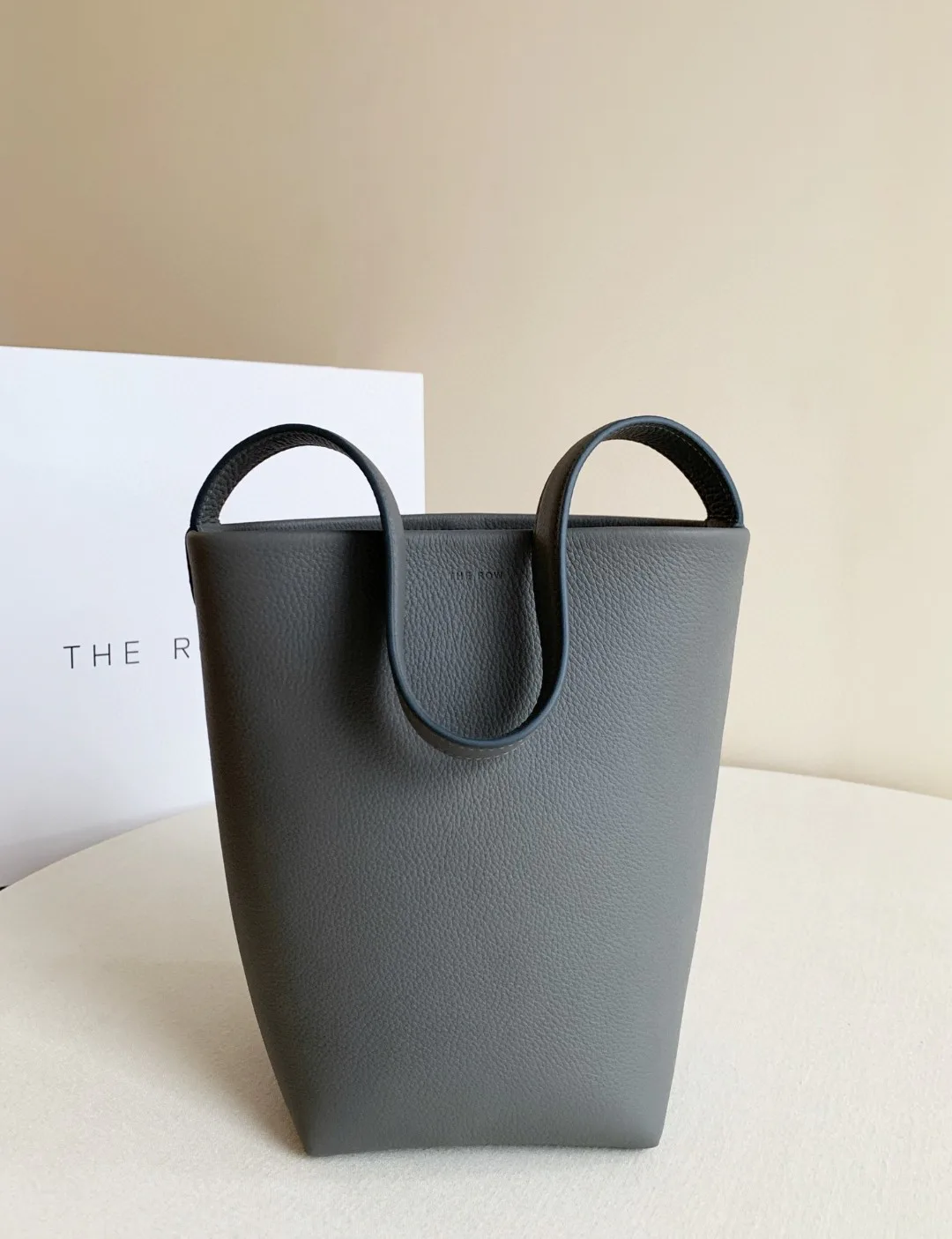 Women's Classic Handbags THE ROW 18070666