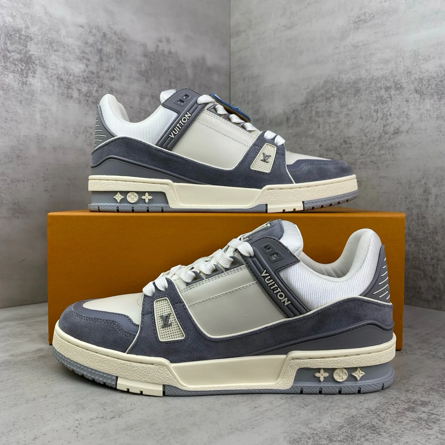 Women's Sneakers LOUIS VUITTON 17961750