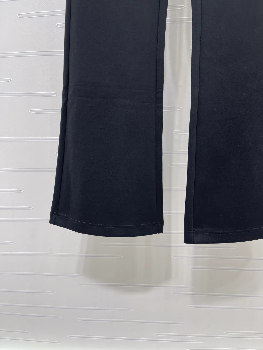 Women's Trousers SAINT LAURENT 18437175
